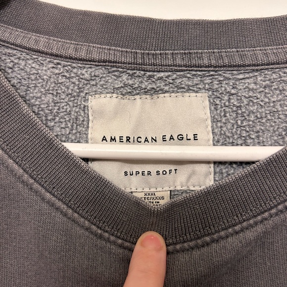 Men’s American Eagle Crew Neck - Picture 2 of 2
